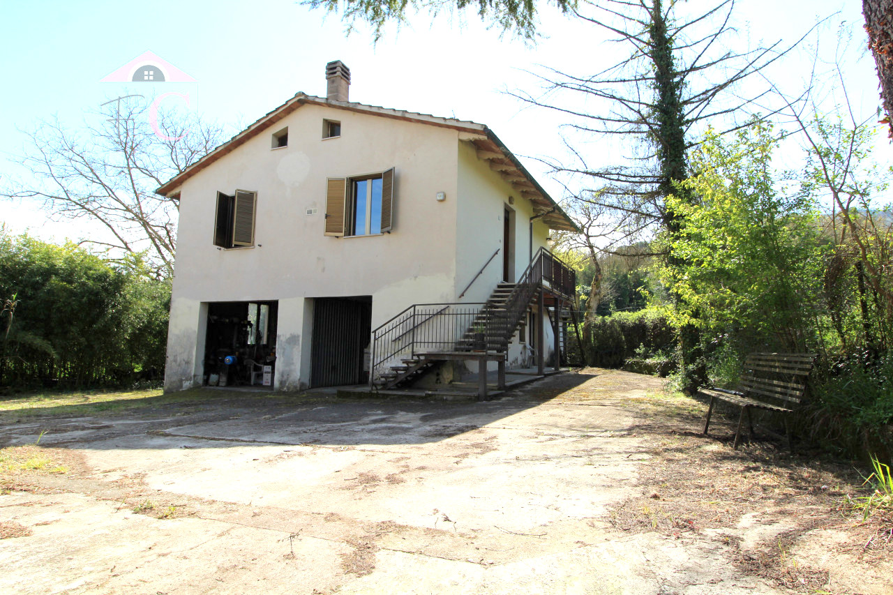 narni casa singola con terreno 14.jpg
